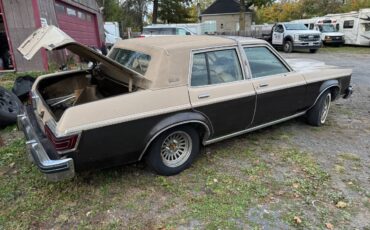 Lincoln-versailles-1979-brown-23