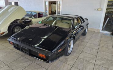 Lotus-Esprit-1987-Coupe-1