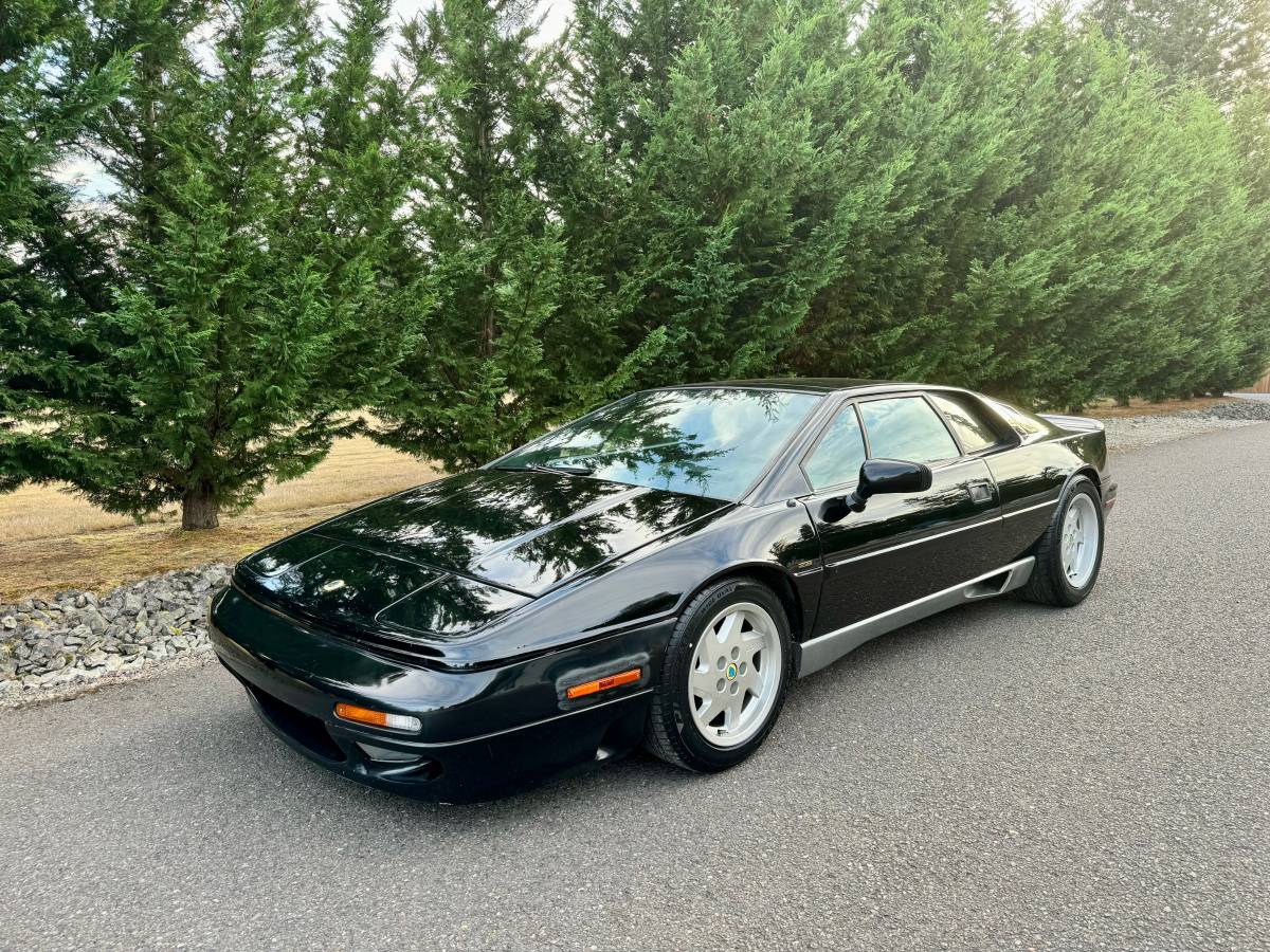 Lotus-esprit-se-turbo-1989-13