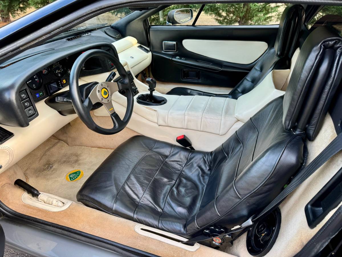 Lotus-esprit-se-turbo-1989-4