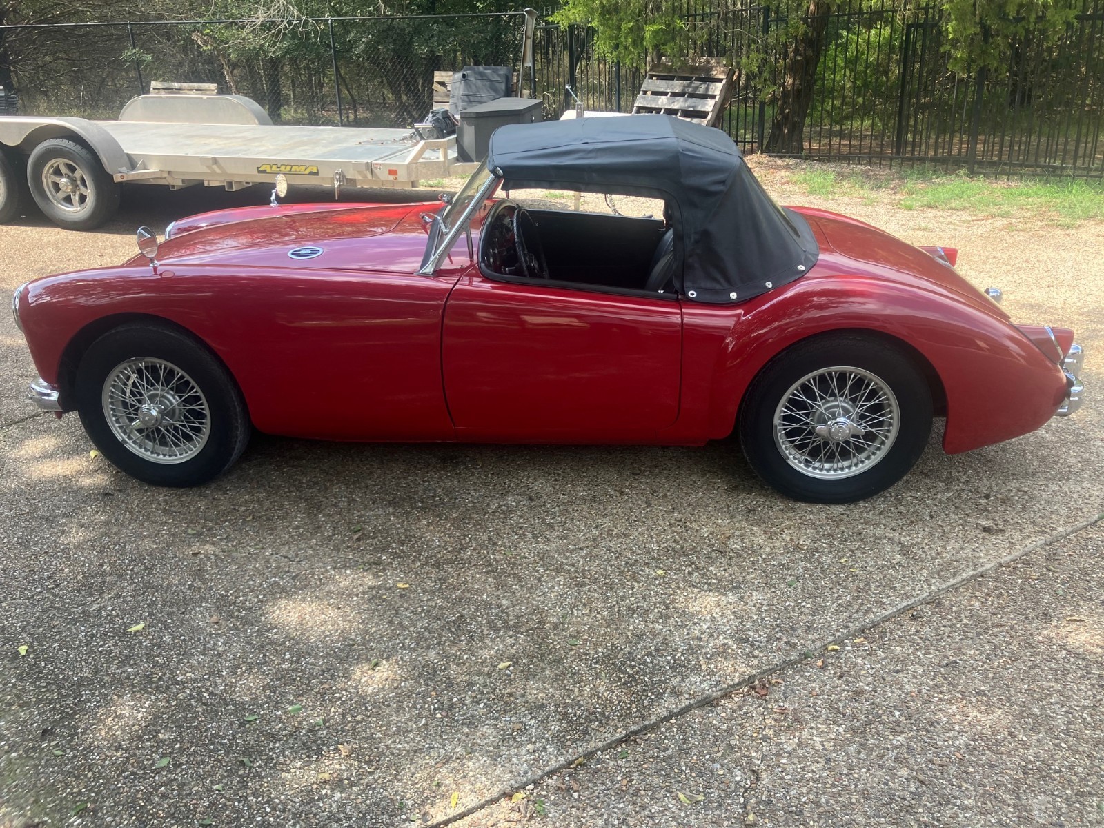 MG-MGA-1956-Convertible-1