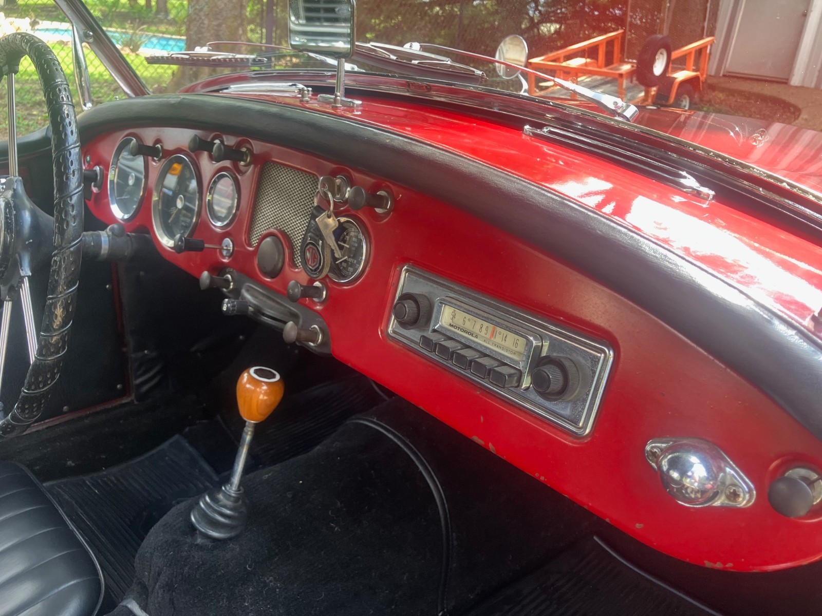MG-MGA-1956-Convertible-10