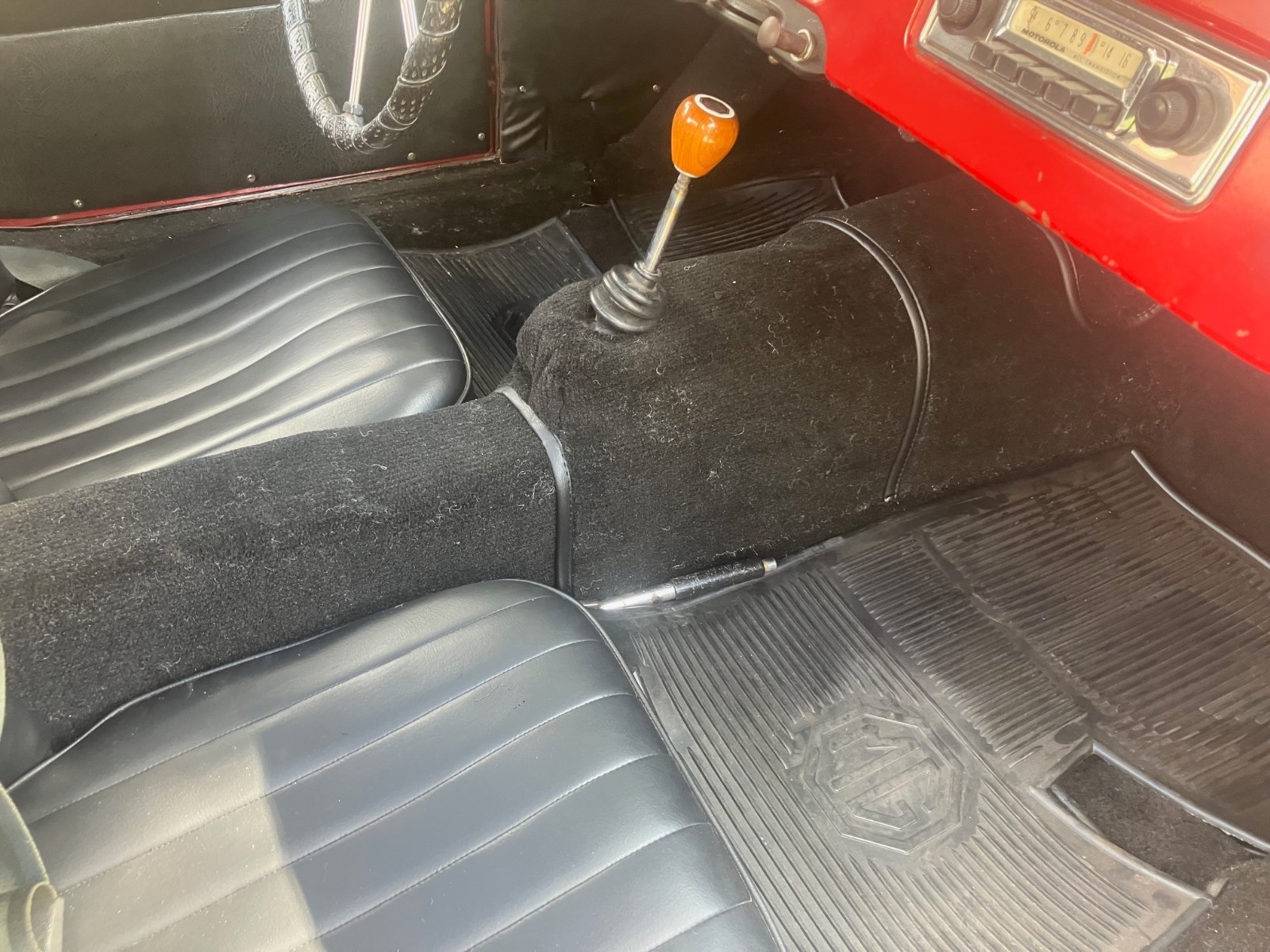 MG-MGA-1956-Convertible-11