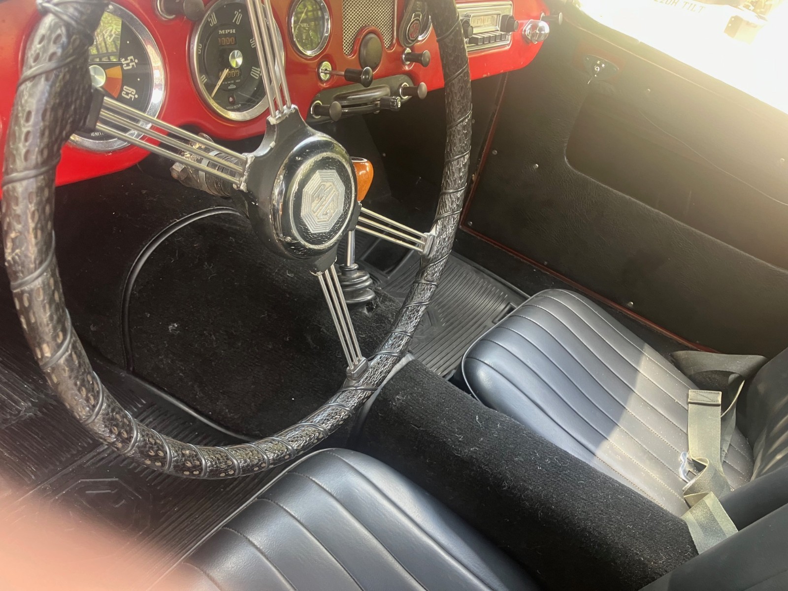 MG-MGA-1956-Convertible-13