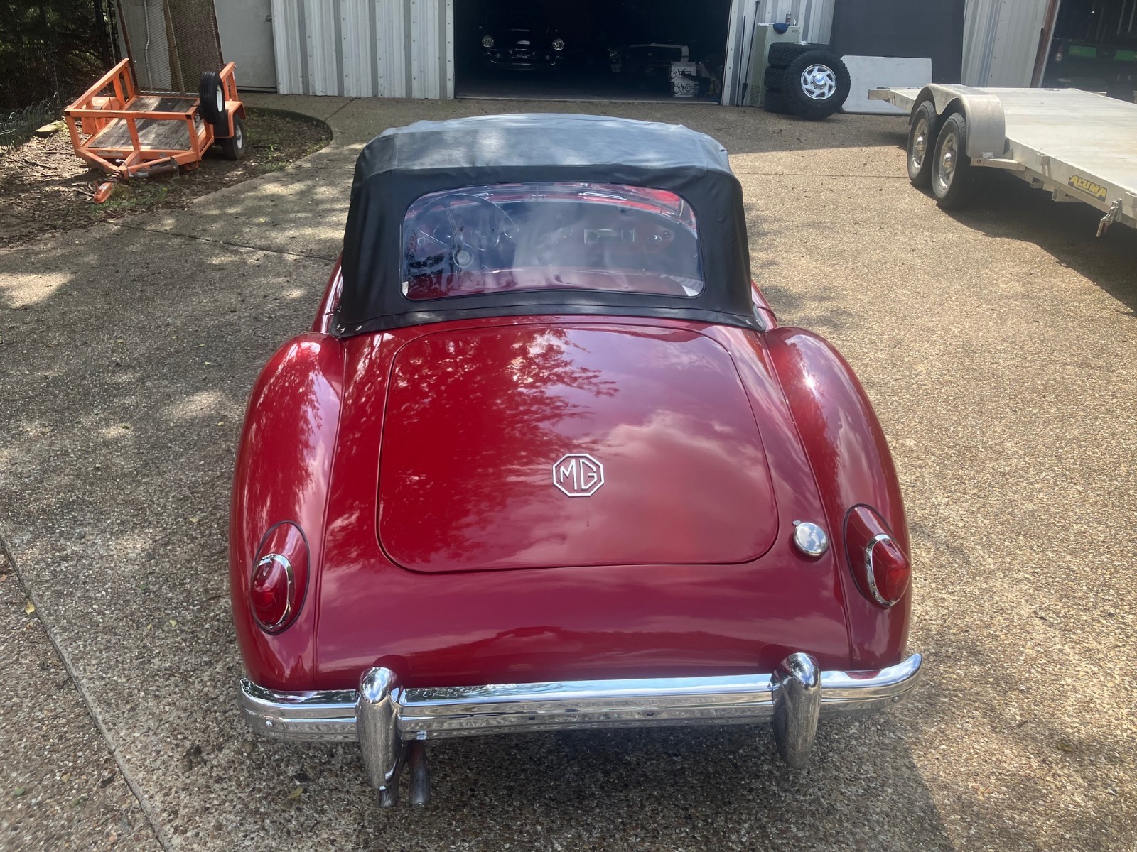MG-MGA-1956-Convertible-3