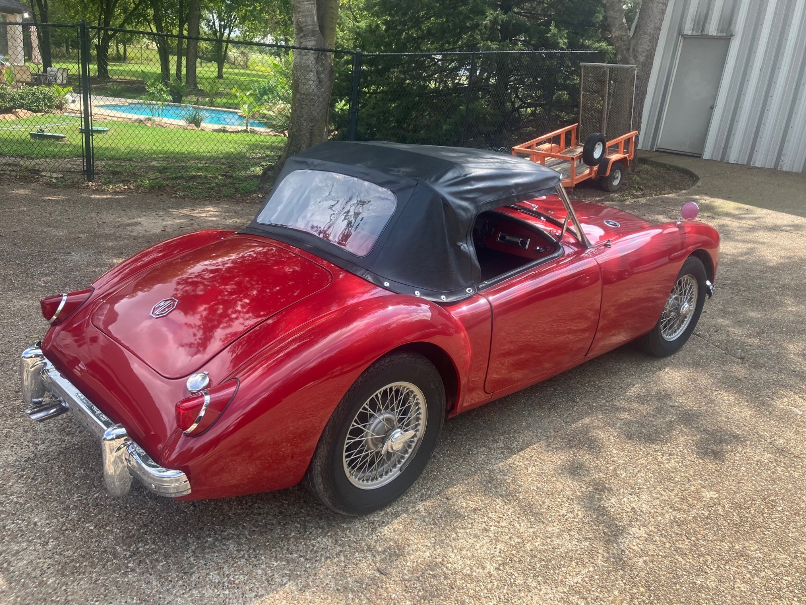 MG-MGA-1956-Convertible-4