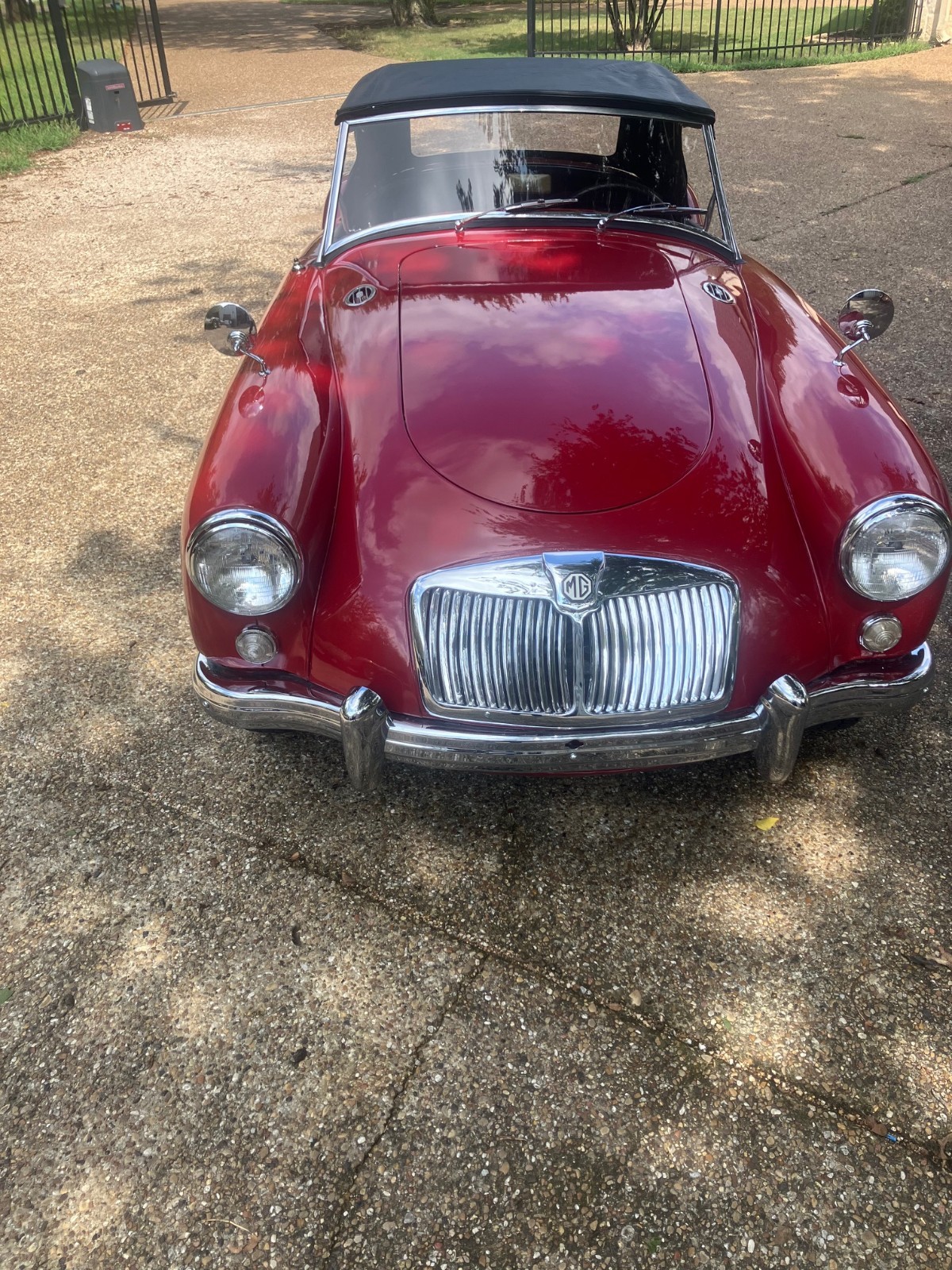 MG-MGA-1956-Convertible-7