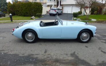 MG-MGA-1957-Convertible-3