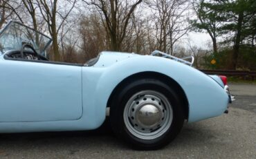 MG-MGA-1957-Convertible-8
