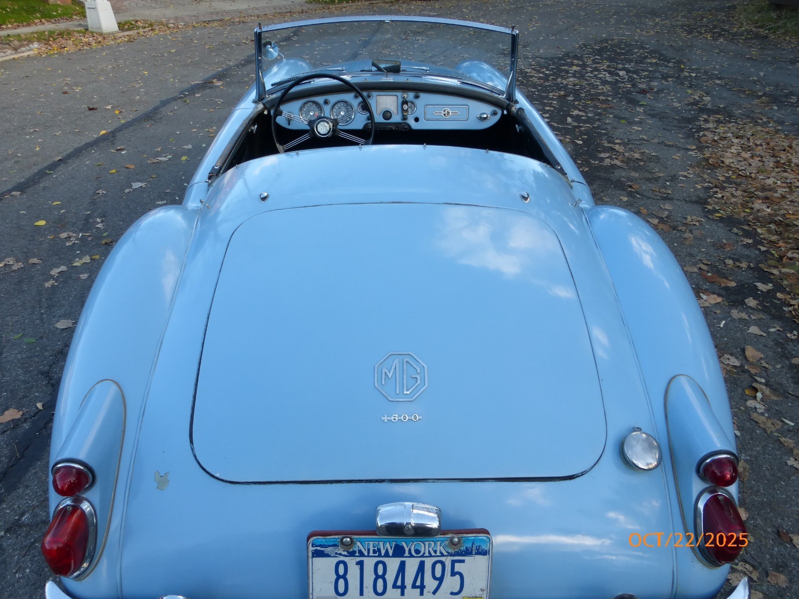 MG-MGA-1961-Convertible-10