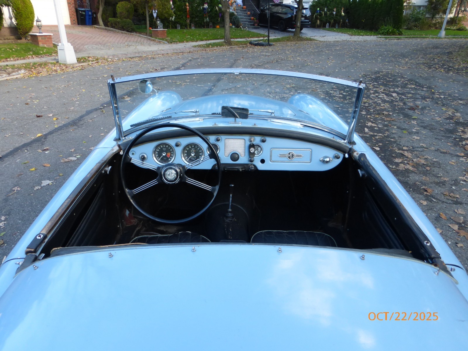 MG-MGA-1961-Convertible-11