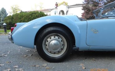 MG-MGA-1961-Convertible-12