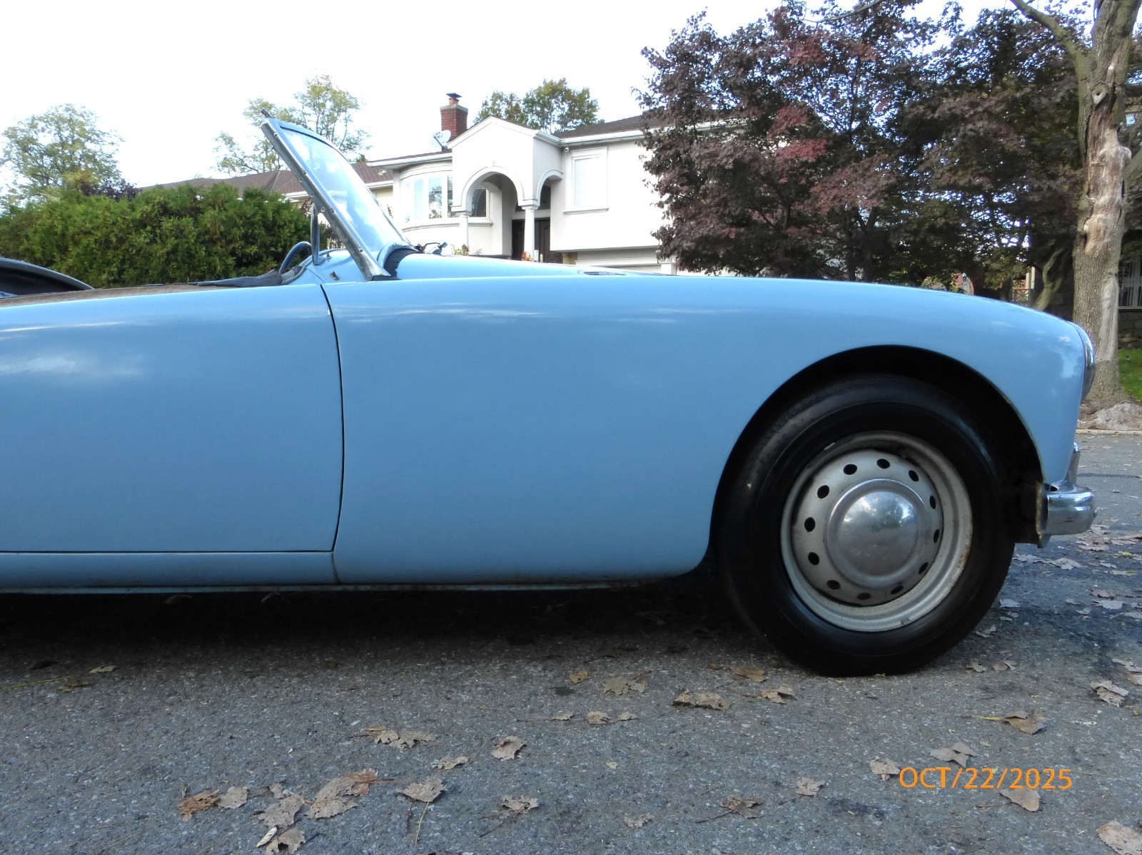 MG-MGA-1961-Convertible-13