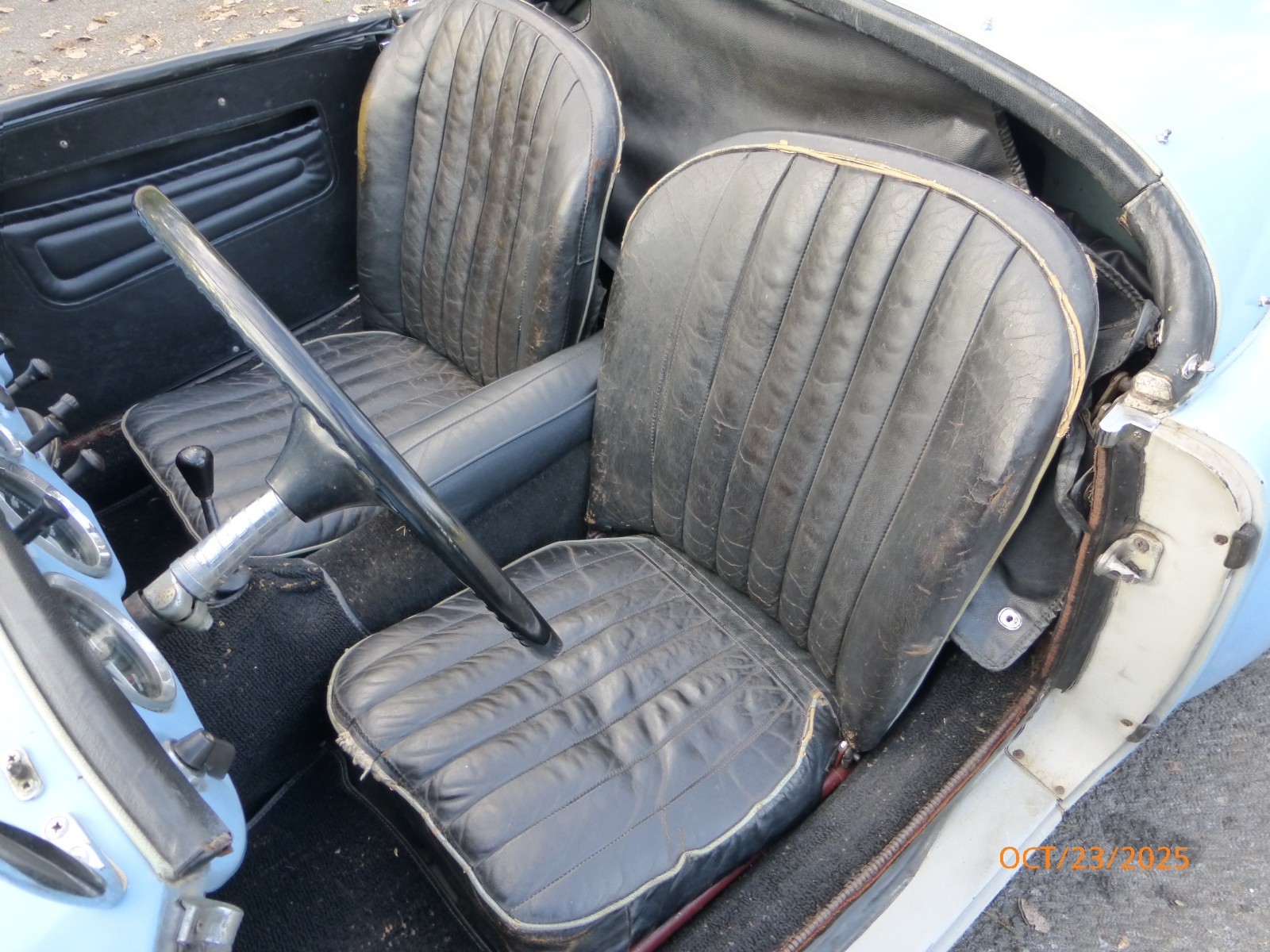 MG-MGA-1961-Convertible-15