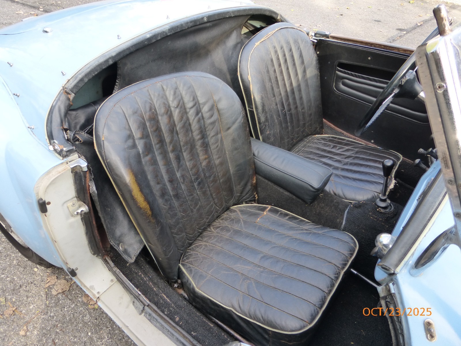 MG-MGA-1961-Convertible-16