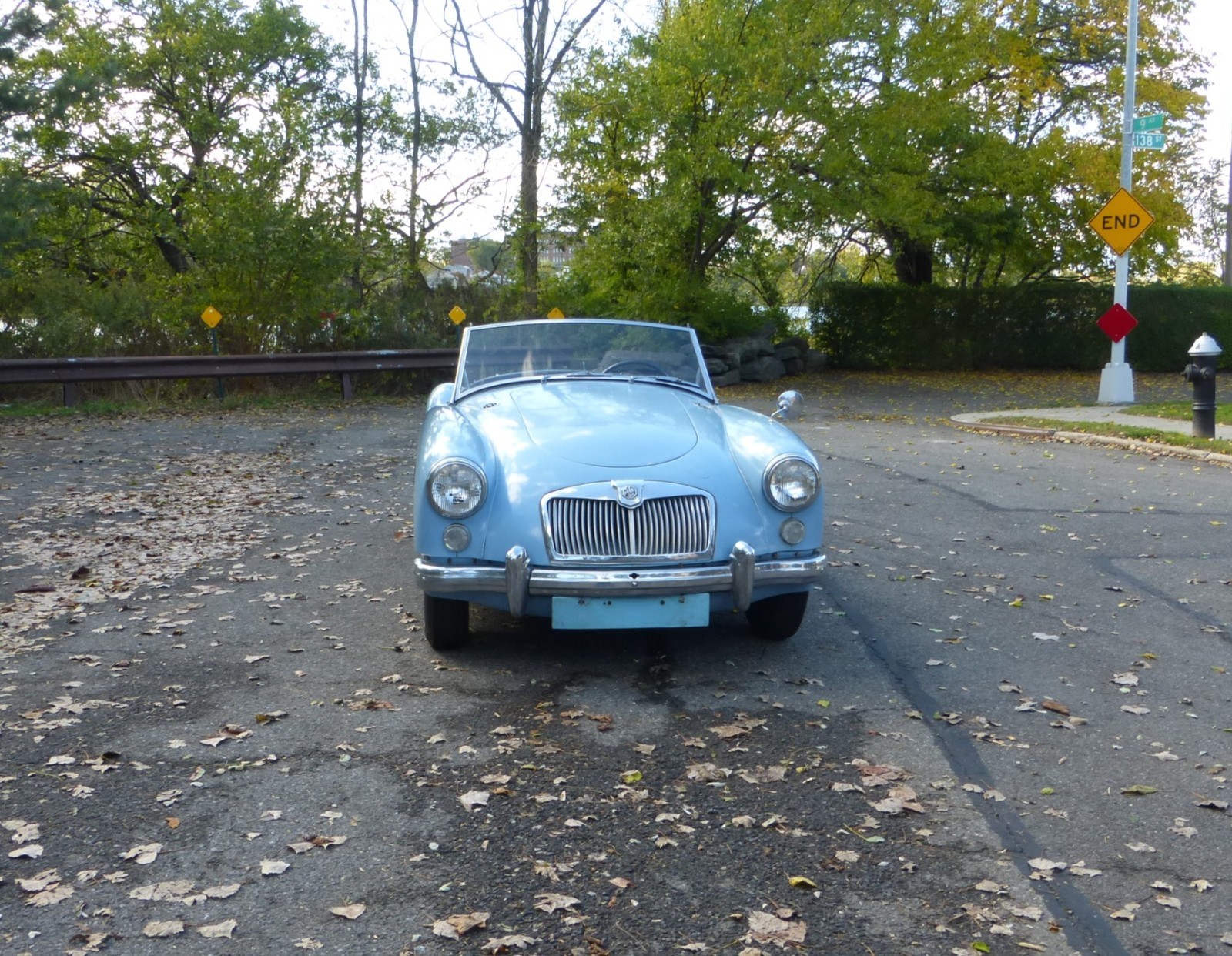 MG-MGA-1961-Convertible-29