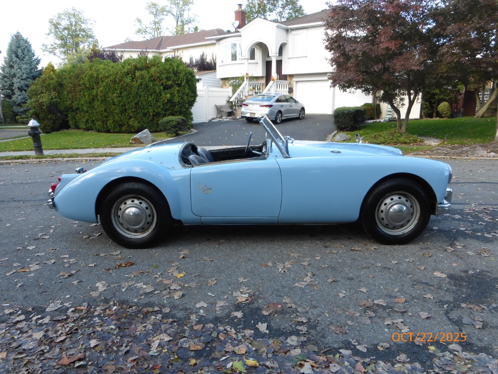 MG-MGA-1961-Convertible-4