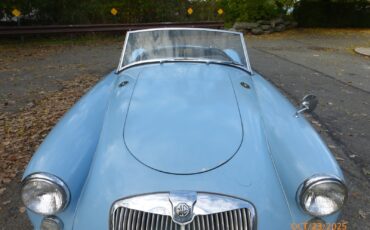 MG-MGA-1961-Convertible-6
