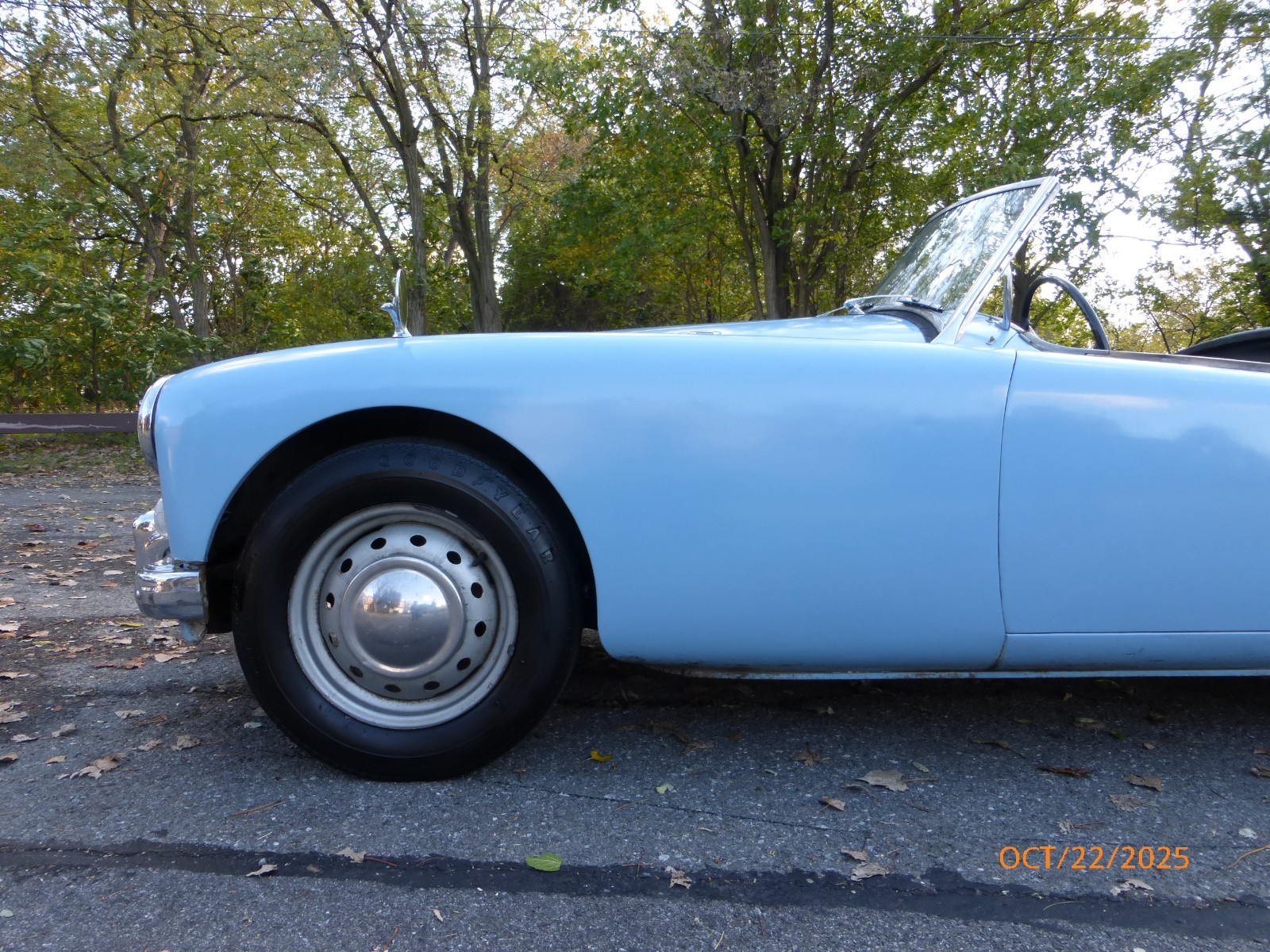 MG-MGA-1961-Convertible-8