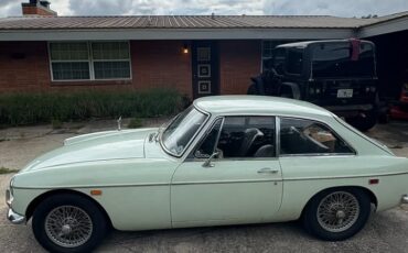 MG-MGB-1969-Hatchback-5