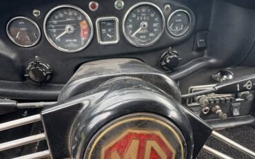 MG-MGB-1969-Hatchback-8