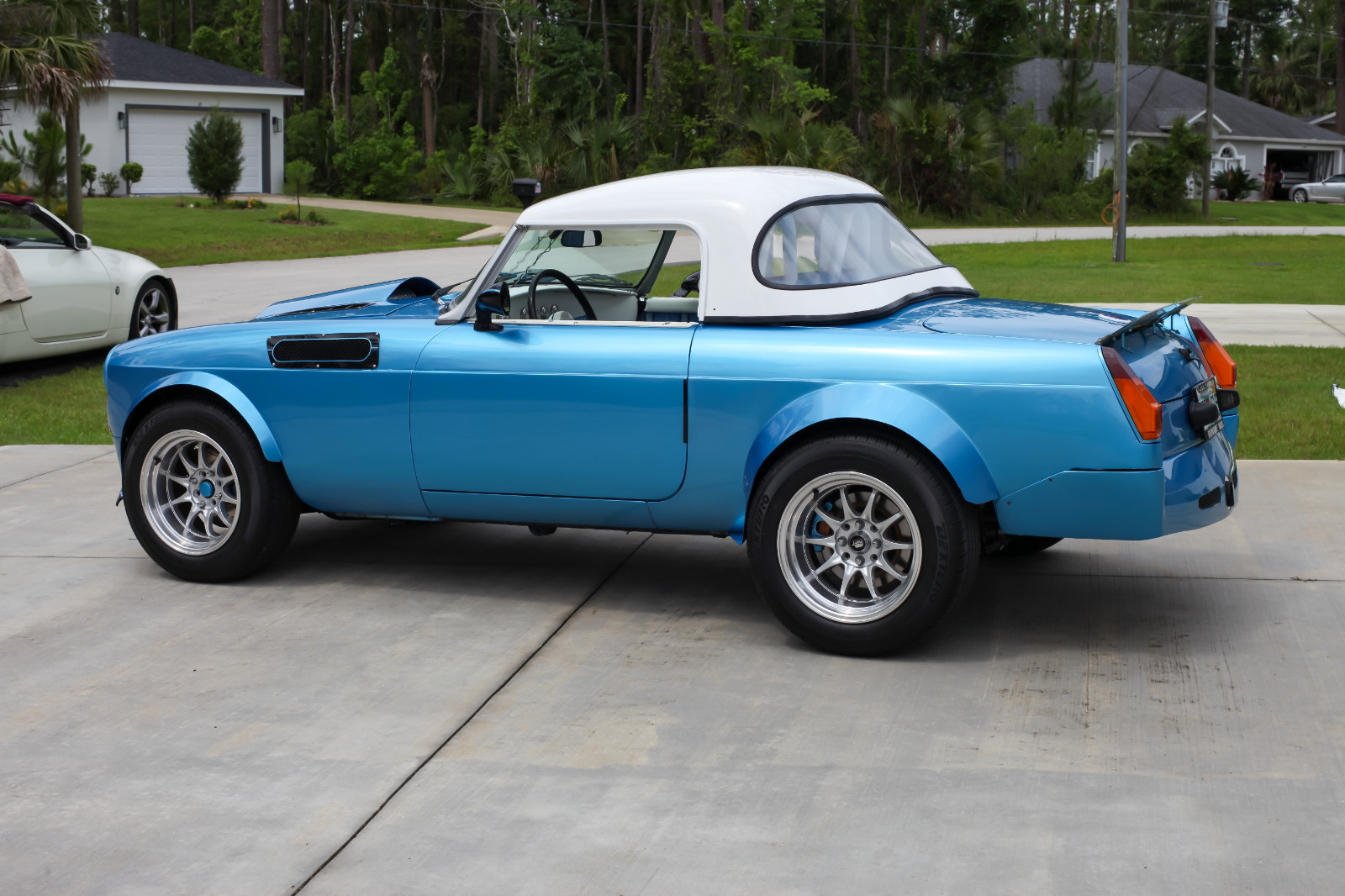 MG-MGB-1976-Convertible-3