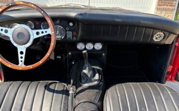 MG-Midget-1976-Convertible-13