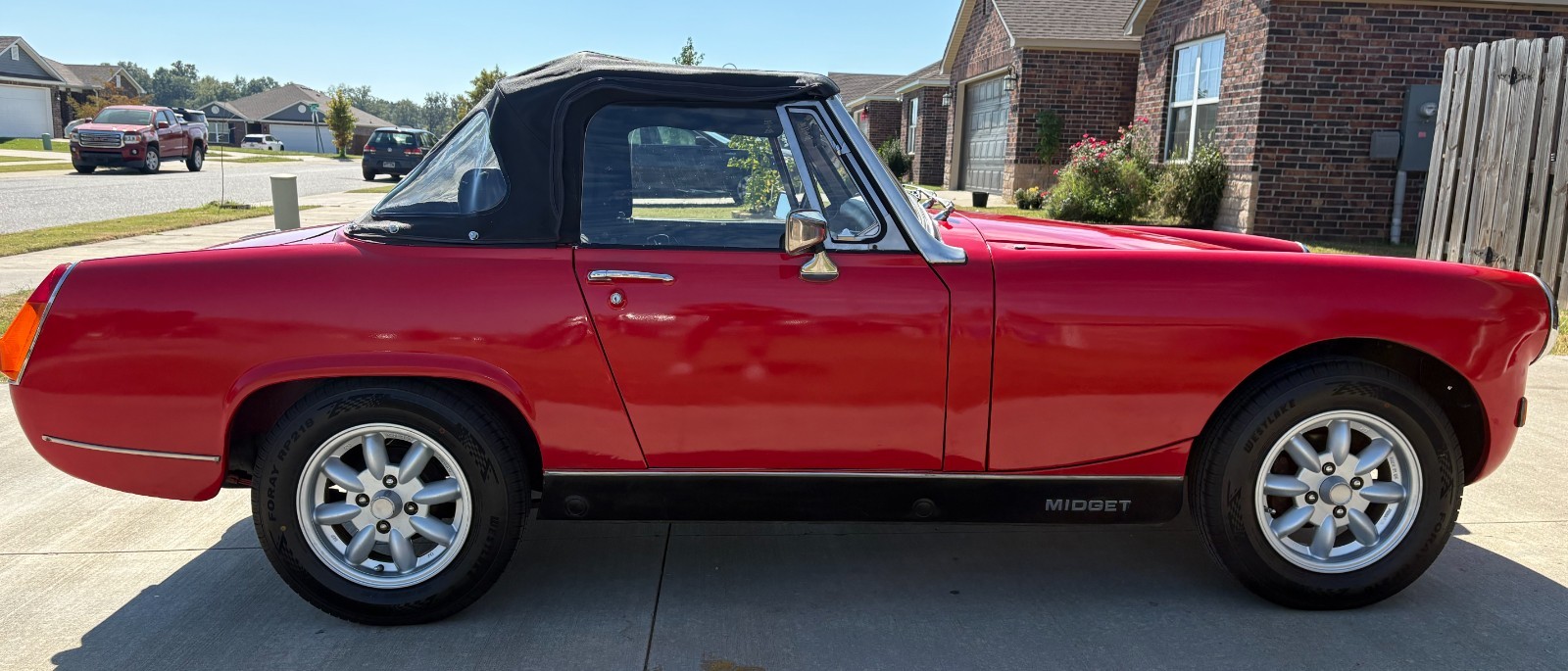 MG-Midget-1976-Convertible-3