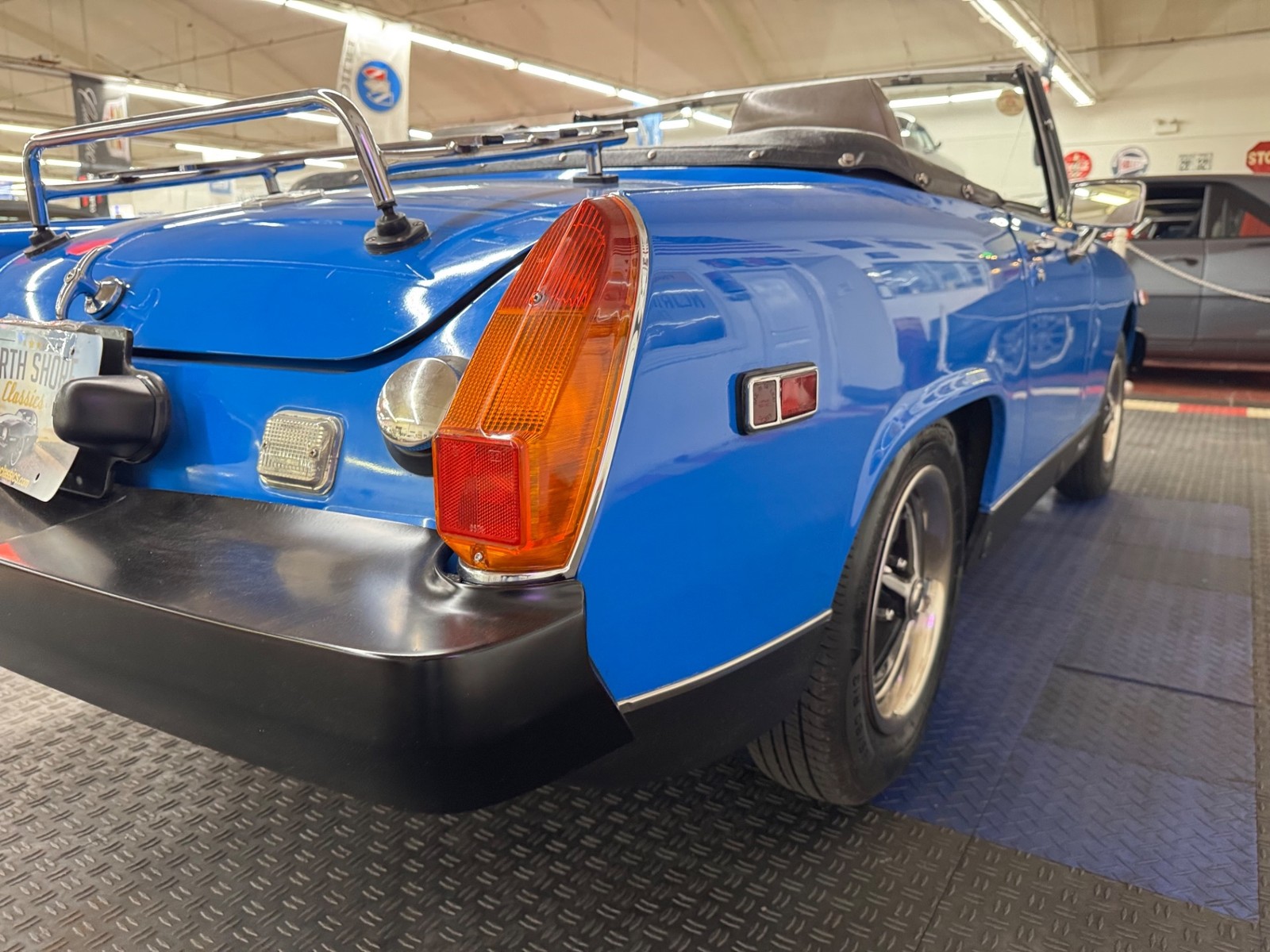 MG-Midget-1979-2-door-convt-26