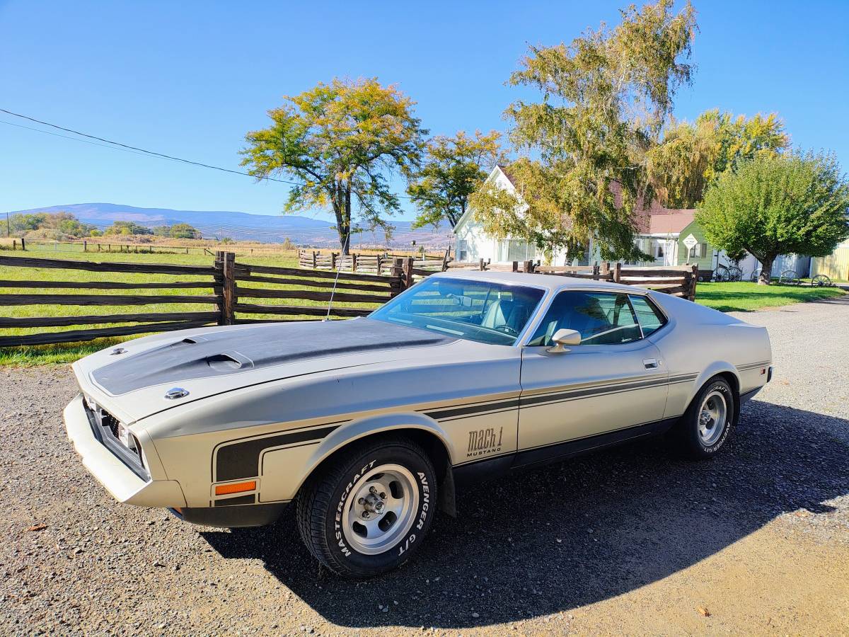 Mach-1-1972-silver-2
