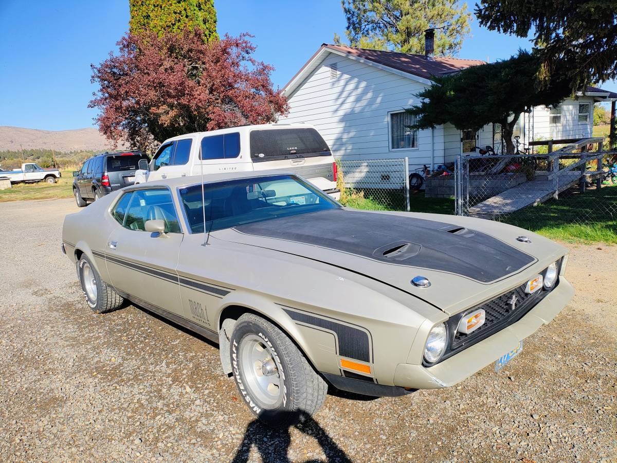 Mach-1-1972-silver