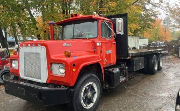 Mack-diesel-1972-red-1