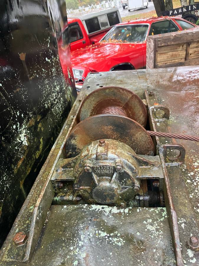 Mack-diesel-1972-red-2
