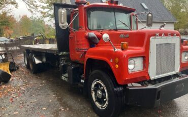 Mack-diesel-1972-red