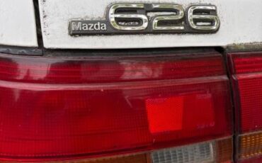 Mazda-626-1990-white-11