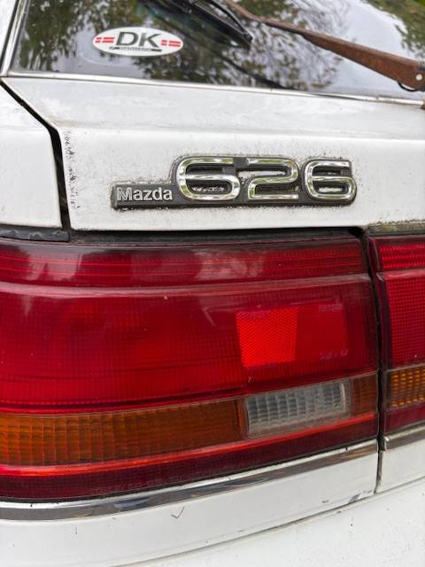 Mazda-626-1990-white-11