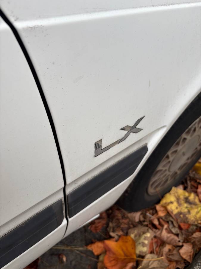 Mazda-626-1990-white-12