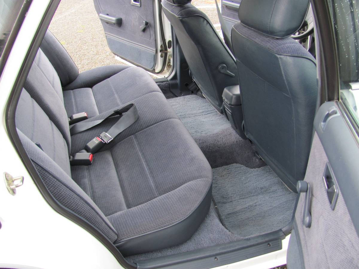Mazda-626-1992-white-12