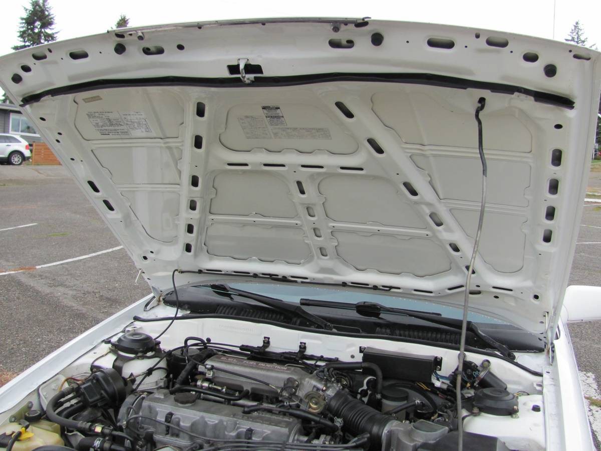 Mazda-626-1992-white-17