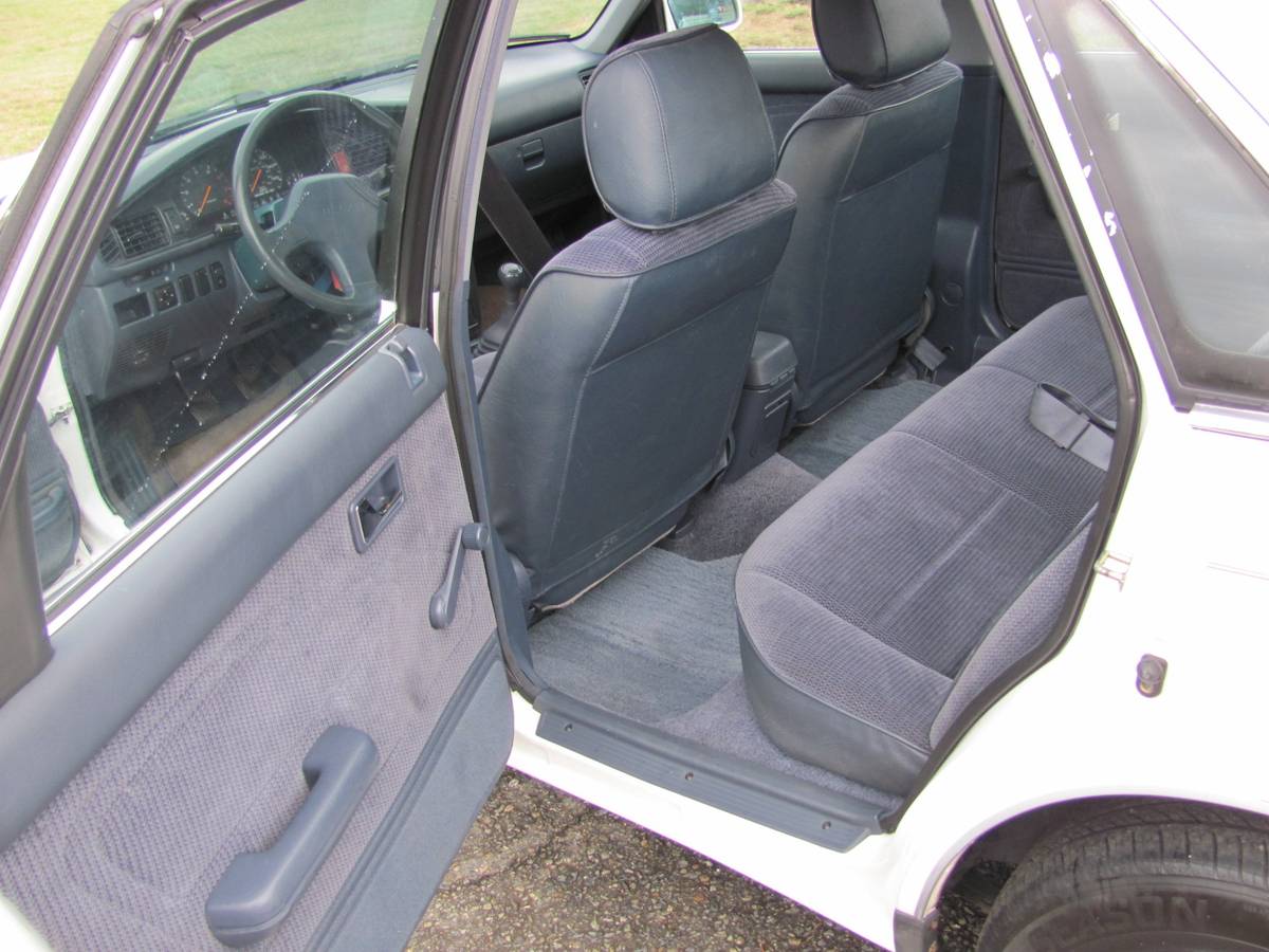 Mazda-626-1992-white-18