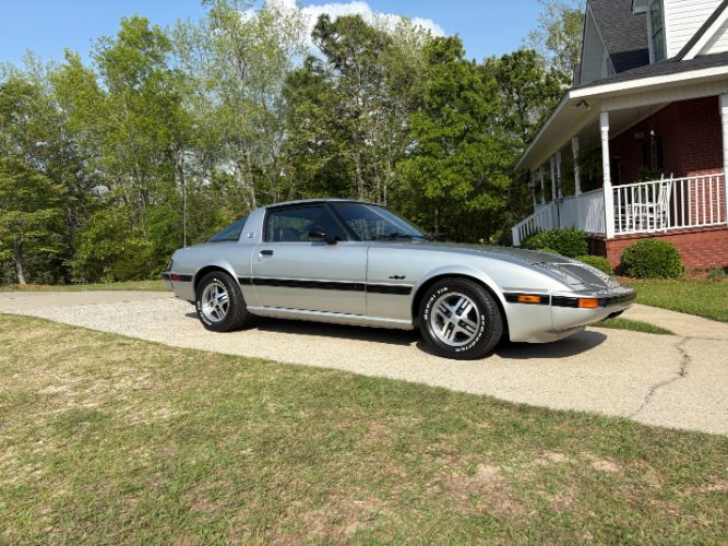 Mazda-Rx-7-1983