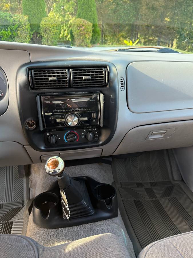 Mazda-b-cab-plus-truck-1996-black-11