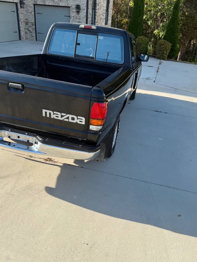 Mazda-b-cab-plus-truck-1996-black-4