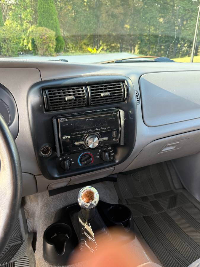 Mazda-b-cab-plus-truck-1996-black-9
