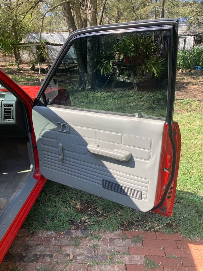 Mazda-b2000-1986-red-8