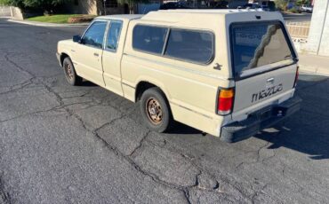 Mazda-b2200-1986-12