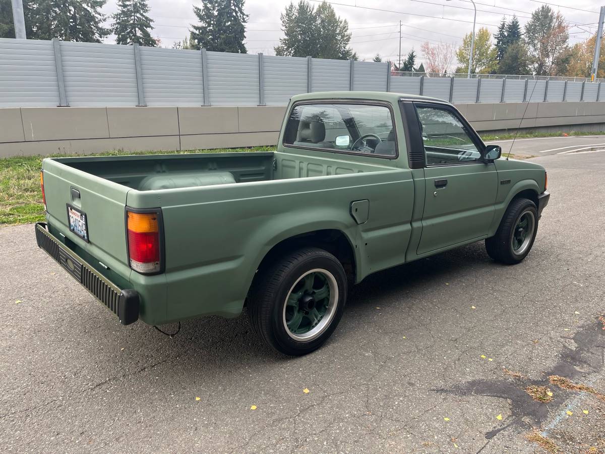 Mazda-b2200-1989-green-2