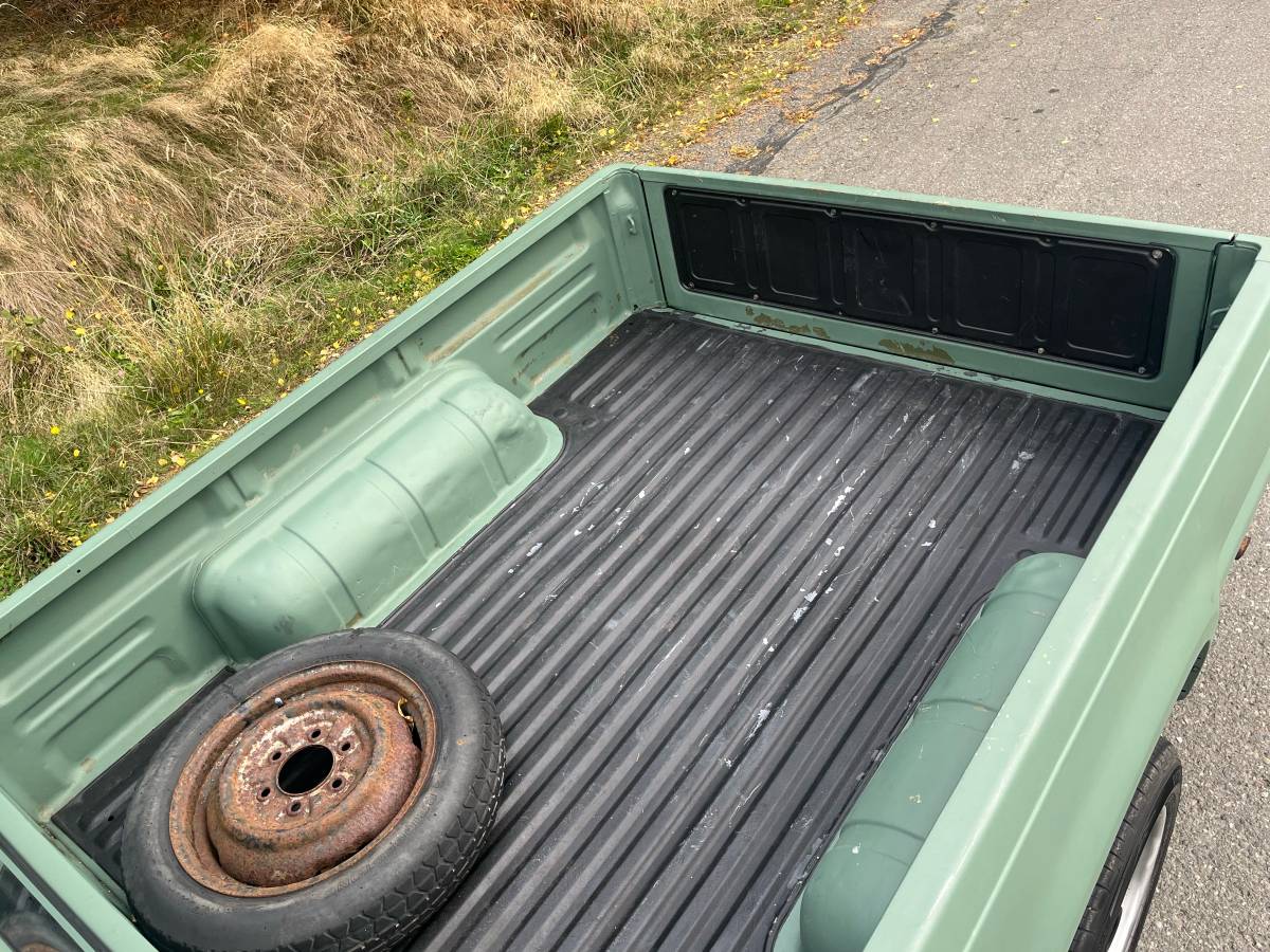 Mazda-b2200-1989-green-8