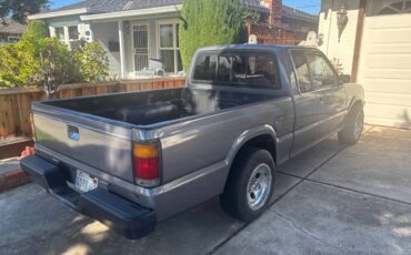 Mazda-b2200-1990-grey-3