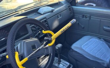 Mazda-b2200-1990-grey-5